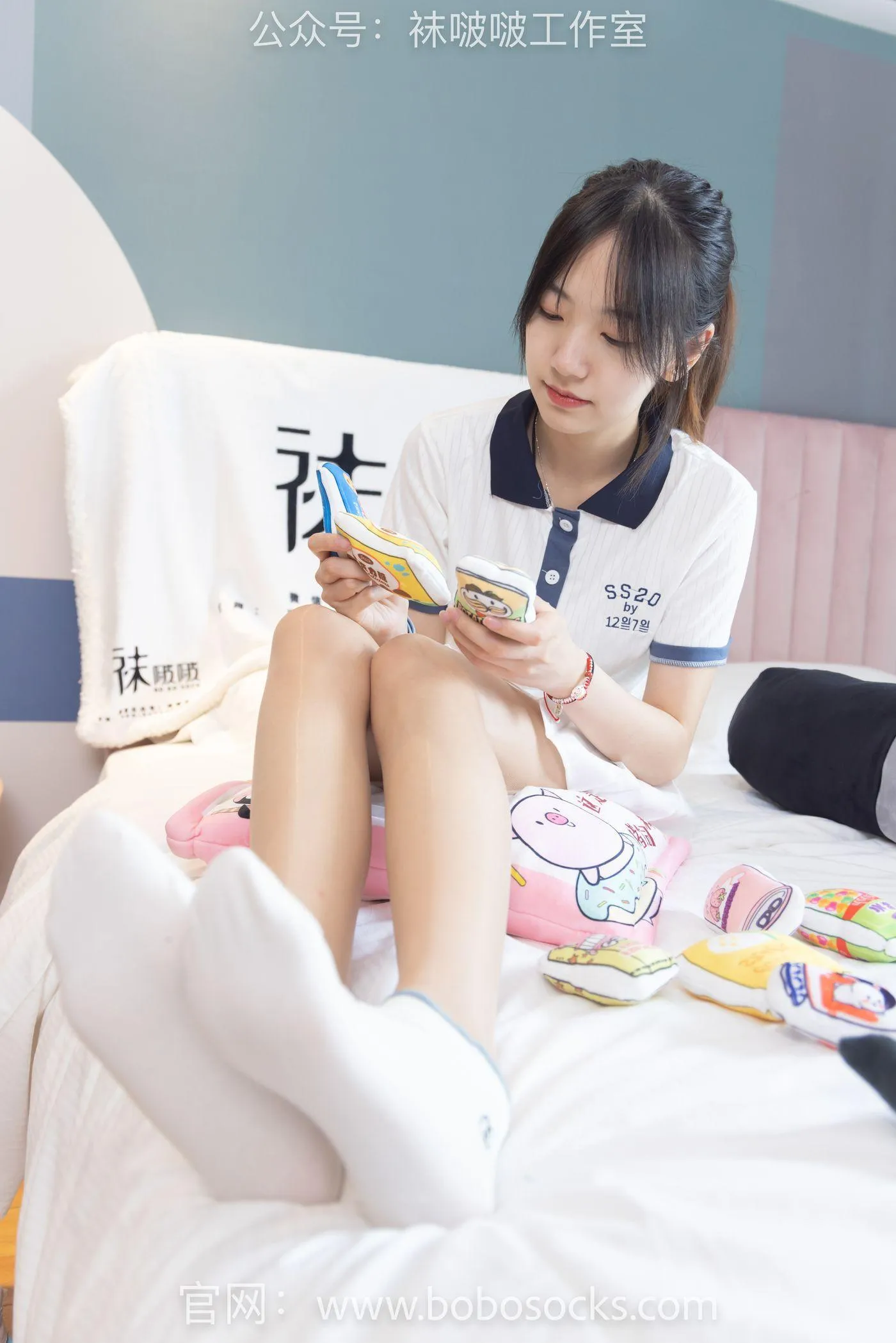 [BoBoSocks袜啵啵]NO.096 小甜豆-板鞋、白棉袜、油亮肉丝 [145P]插图4
